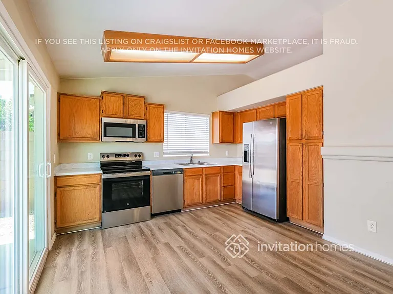 2703 N 87th Ave — Photo 9