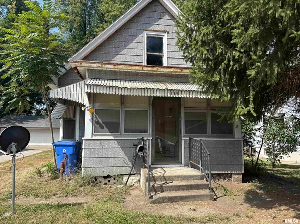 1003 Summer St, Pekin, IL 61554