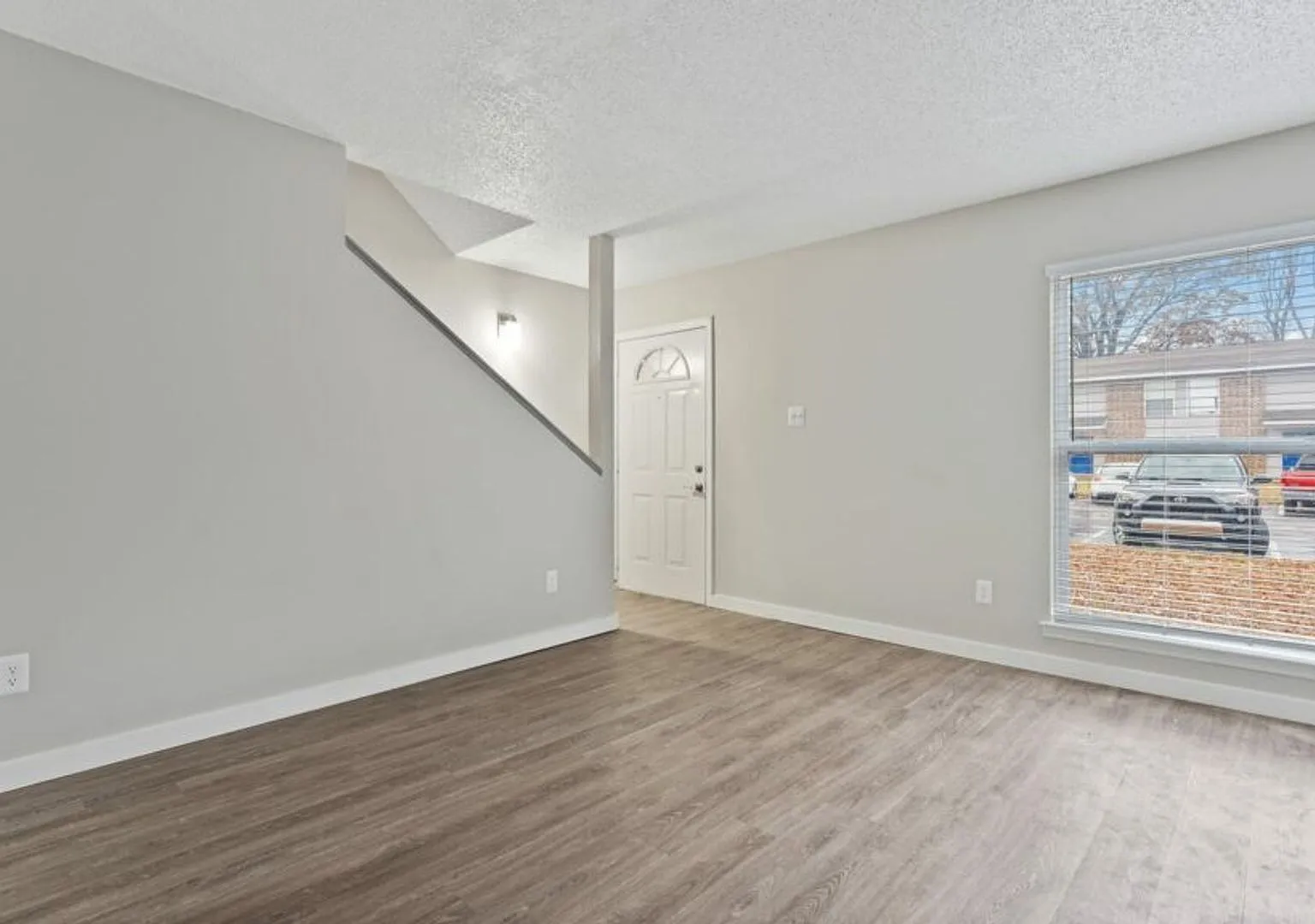 The Avenue Apartments — Photo 3
