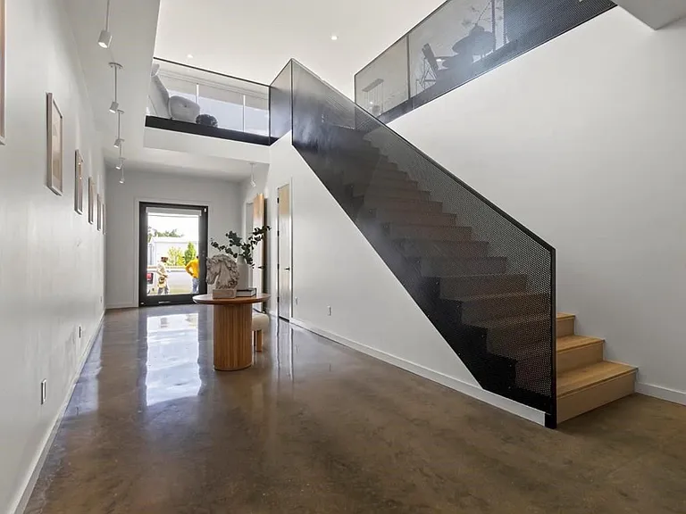 805 SE 5th St — Photo 2