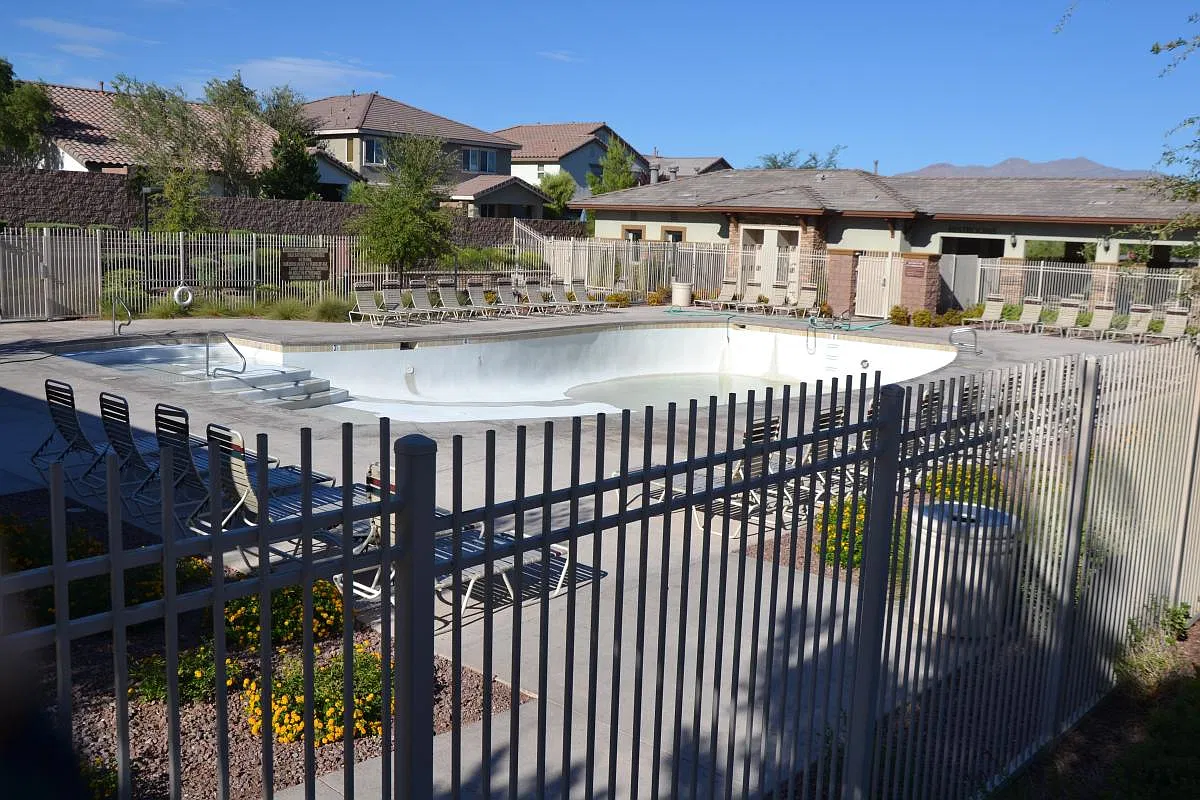 10600 Capitol Peak Avenue — Photo 2