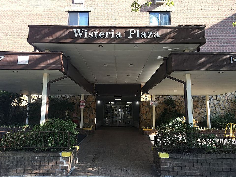 1st image of 144-77 Roosevelt Ave #4D