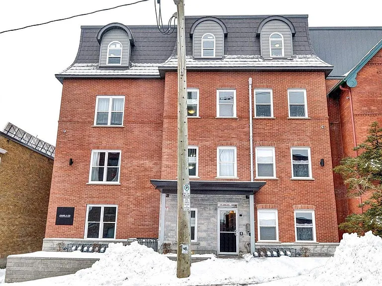 84 Russell Ave #10A — Photo 2