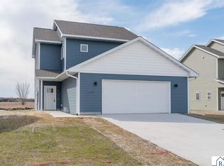 3121 Noble Dr, Mankato, MN 56001
