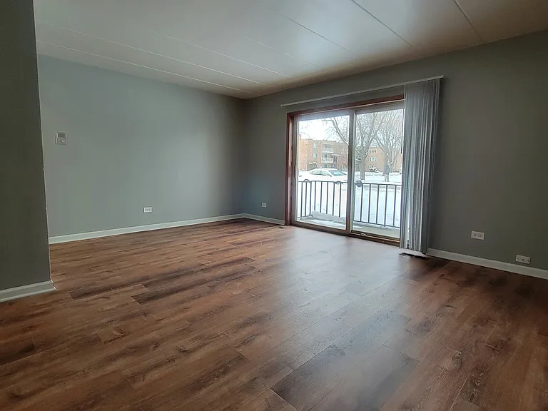 Sandalwood Dr — Photo 1