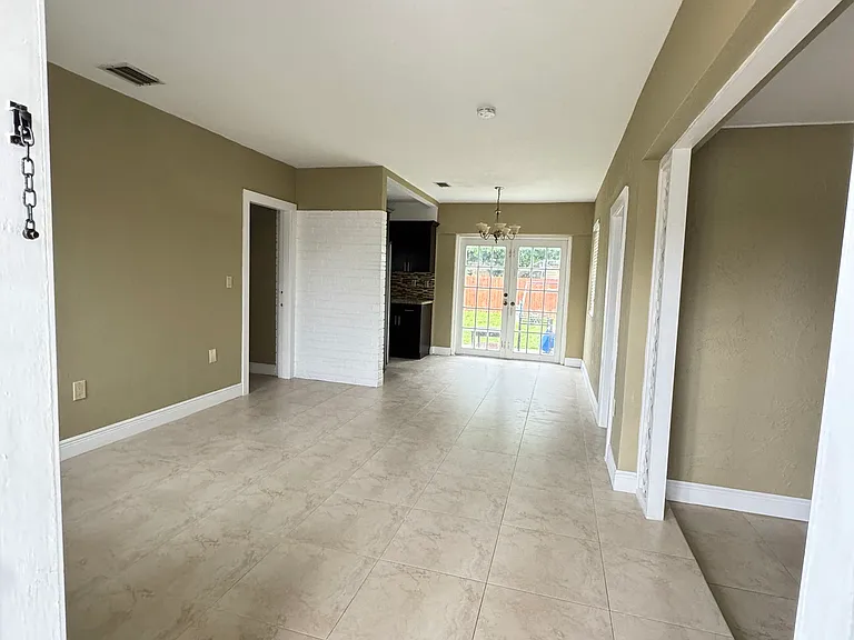620 NW 186th St — Photo 9
