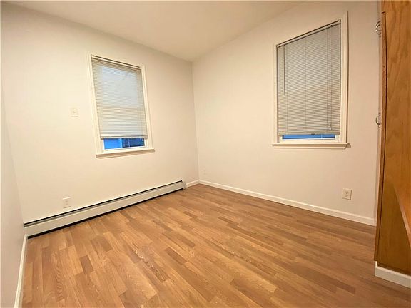 5th image of 12315 25th Ave #1F