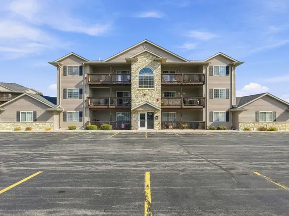 3213 S 16th Ave Unit 204, Eldridge, IA 52748