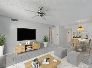 12022 W Greenway Dr APT 104, Royal Palm Beach, FL 33411