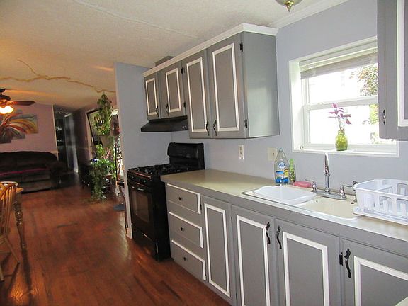 5th image of 480 E 2nd Ave
