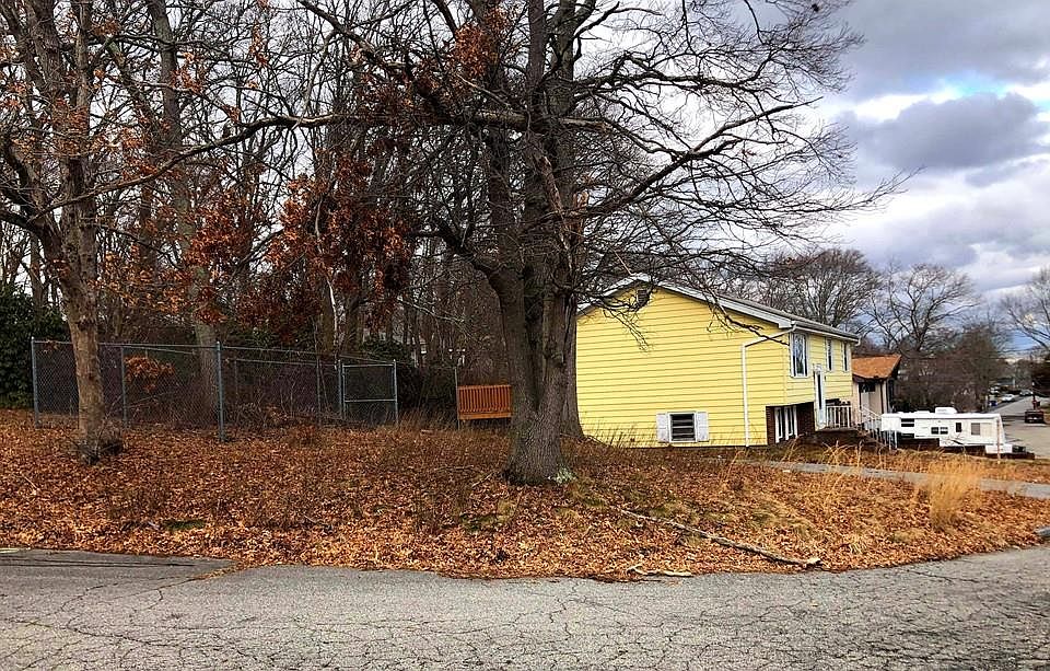 2nd image of 93 Isabel St