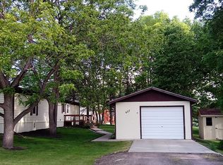 457 Sibley St, Big Stone City, SD 57216