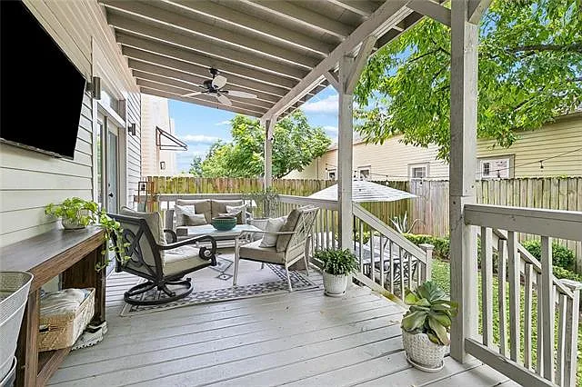 2508 Marengo St — Photo 23