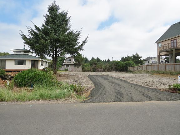 3rd image of 136 Sand Dune Ave SW