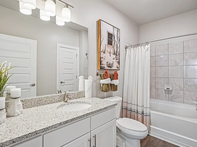 ShoreView Waterfront Apartments — Photo 12