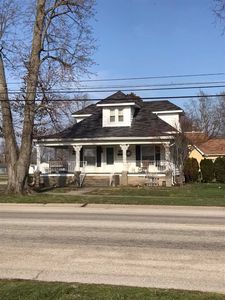 722 N Main St, Flora, IL, 62839