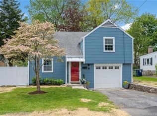 167 Hollow Tree Ridge Rd, Darien, CT 06820