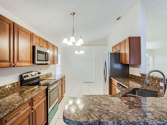 3rd image of 420 Wickham Lakes Dr
