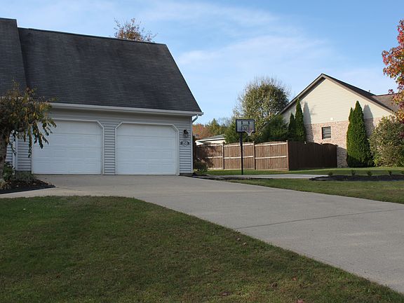 2nd image of 2511 A Brewster Ct Bloomington In #47404