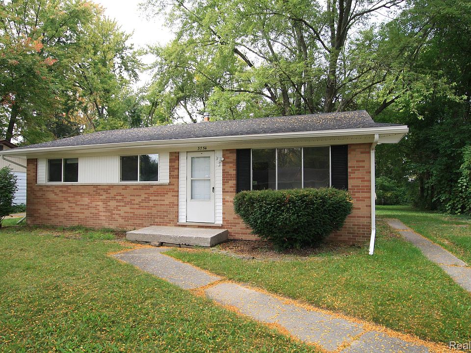 1st image of 3754 York Dr