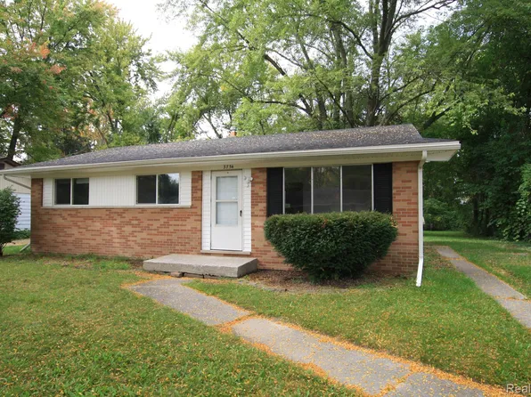 3754 York Dr, Saginaw, MI 48601