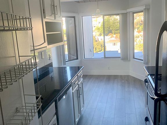 5th image of 921 Bosworth St APT 9
