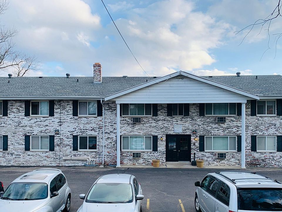 2nd image of 100 W Grove St #1