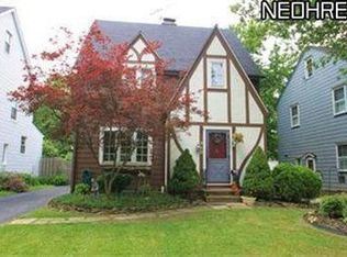 910 Keystone Dr, Cleveland Heights, OH