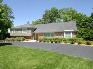 6741 Rainbow Ave, Mission Hills, KS 66208