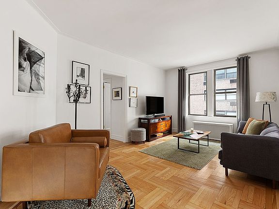2nd image of 230 E 71st St APT 6B