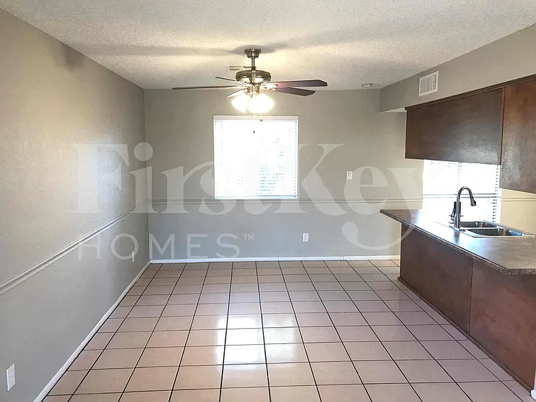 7629 W Flower St — Photo 3