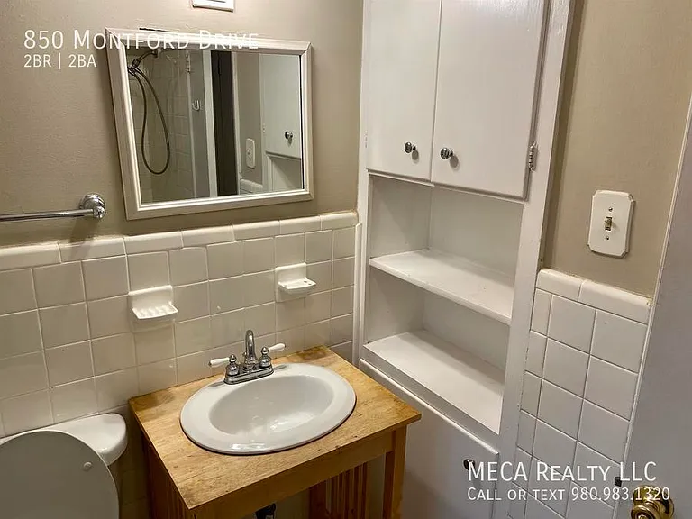 850 Montford Dr — Photo 11