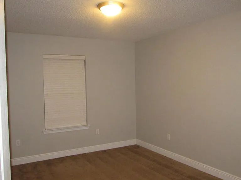 14597 Bruce Cv S — Photo 15