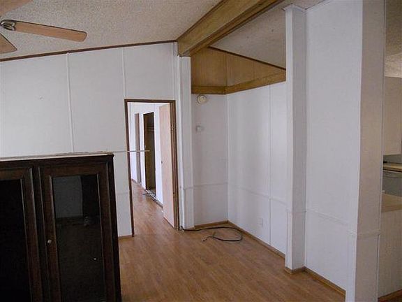 3rd image of 219 Horseshoe Dr