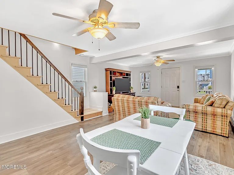 320 Ocean Park Ave — Photo 11