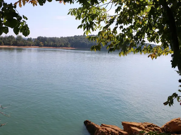 Norris Crest Dr, La Follette, TN 37766