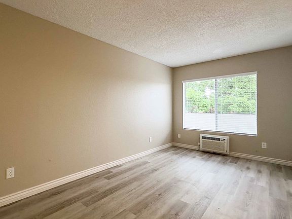 3rd image of 4058 51st St #20