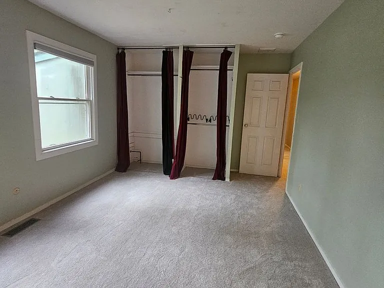 491 Westgate Dr — Photo 16