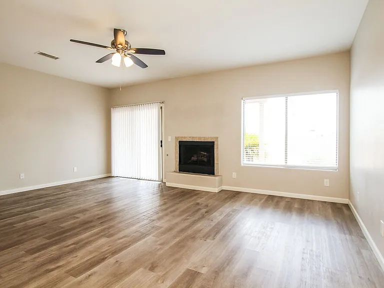 1211 E Winter Dr — Photo 3