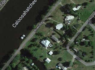 1160 Azalea Ave, Moore Haven, FL 33471