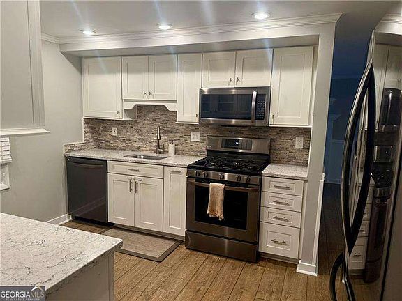 5th image of 9695 N Pond Cir