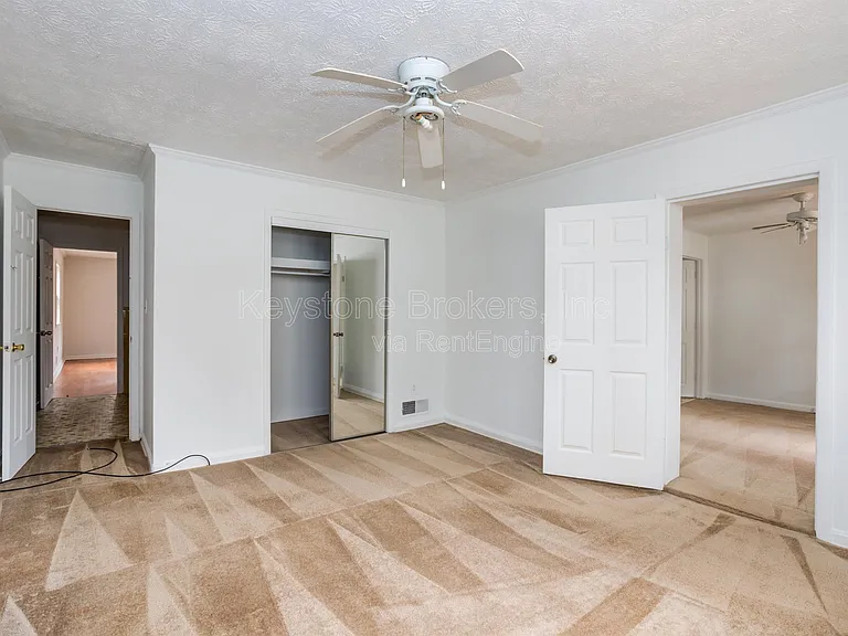 2213 Davis Rd — Photo 10