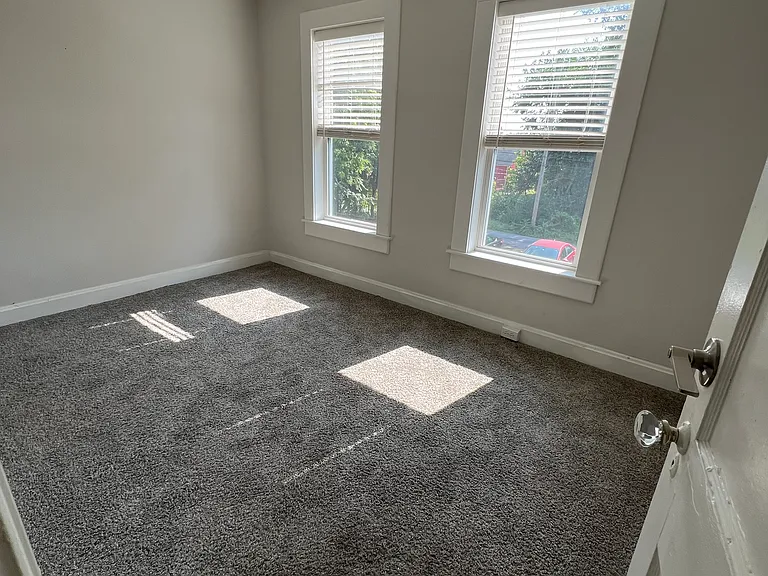 524 N Champion Ave — Photo 8
