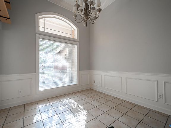 3rd image of 107 Lansdowne Dr