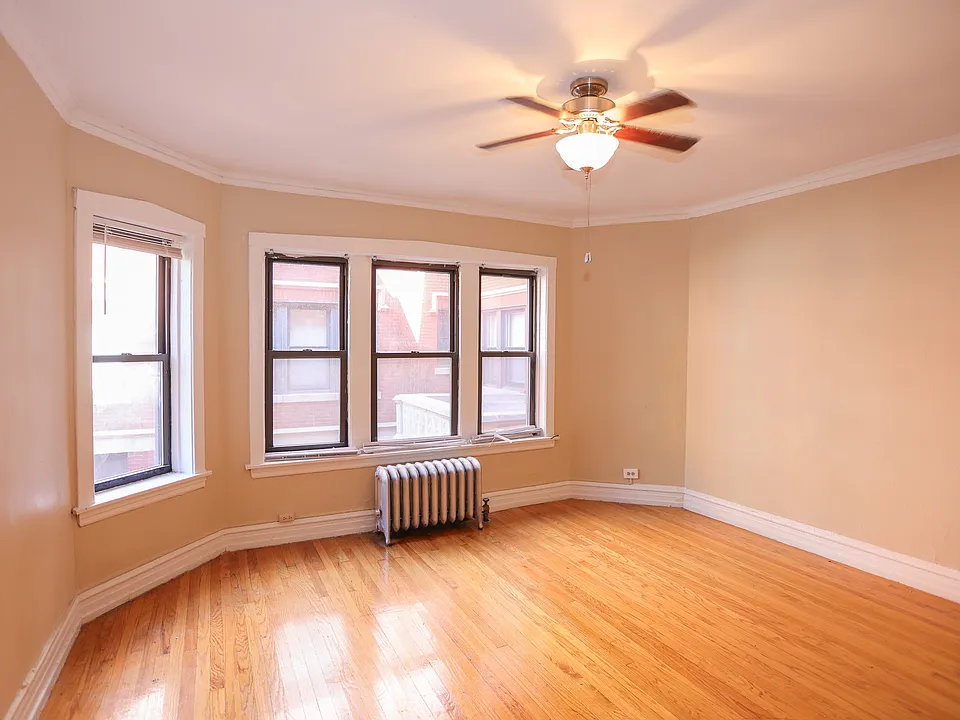 5416 S Harper Ave #1
