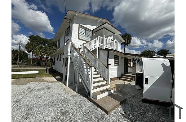 Building Photo - 801 E Saint Clair St #A