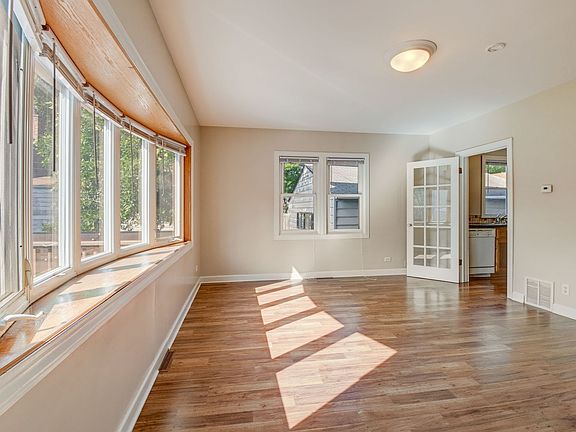 4th image of 3753 N Cumberland Ave
