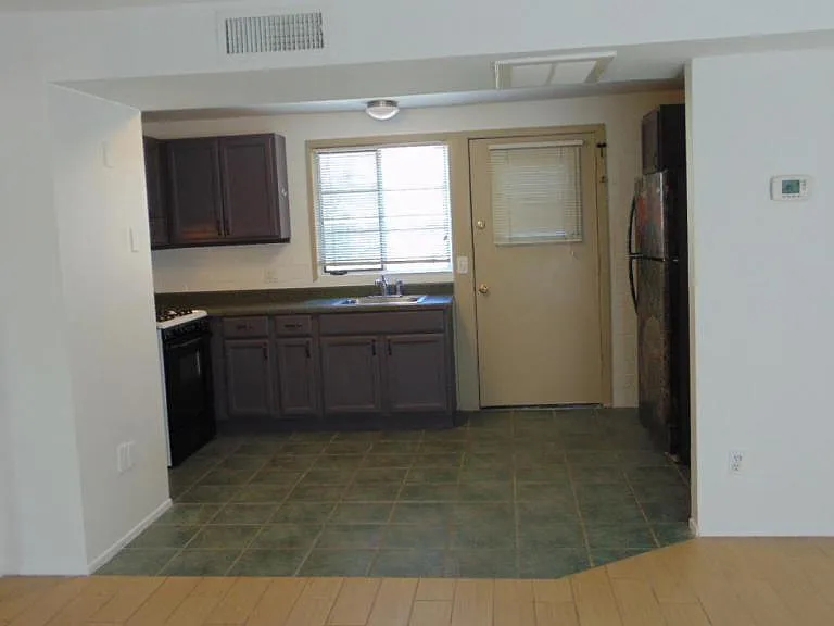 321 S Paseo Cerro #B — Photo 6