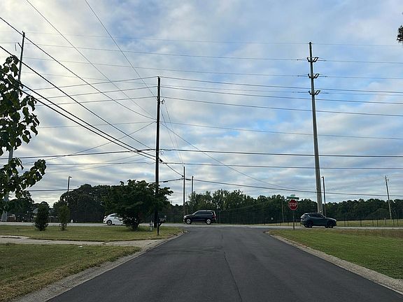 4th image of 1400 Timbercrest Dr