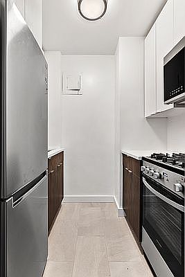 5th image of 175 W 12th St APT 3N